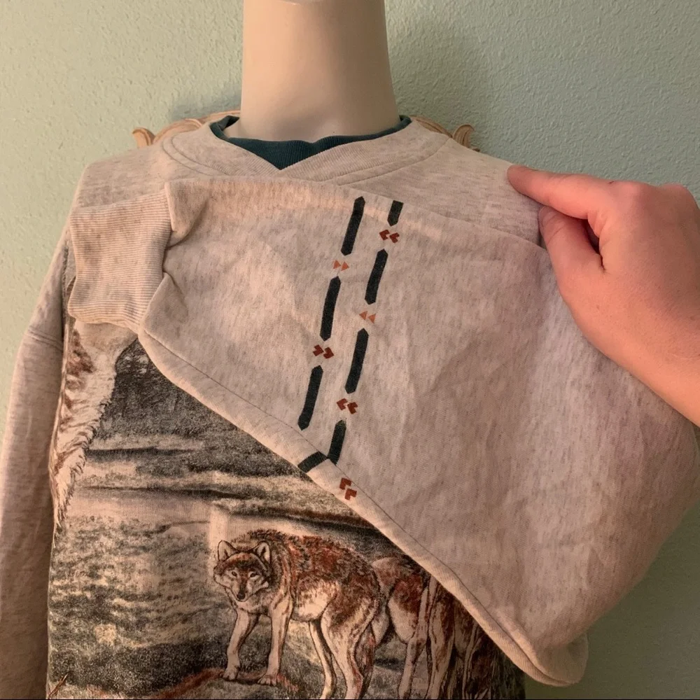 ๐บ Art Unlimited Wolf Sweatshirt ๐บ - Picture 6 of 9